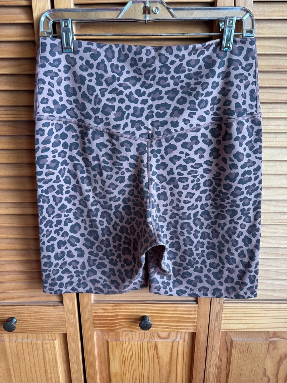 NIKE Leopard Print  Women’s DRI-FIT short leggings - Large